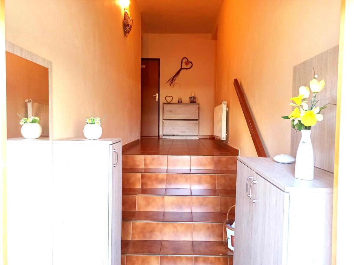 soukromý pokoj s vlastní kuchyní a koupelnou Jičín Exterior foto